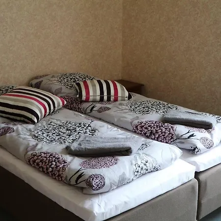 Vanha Maamies Motel *